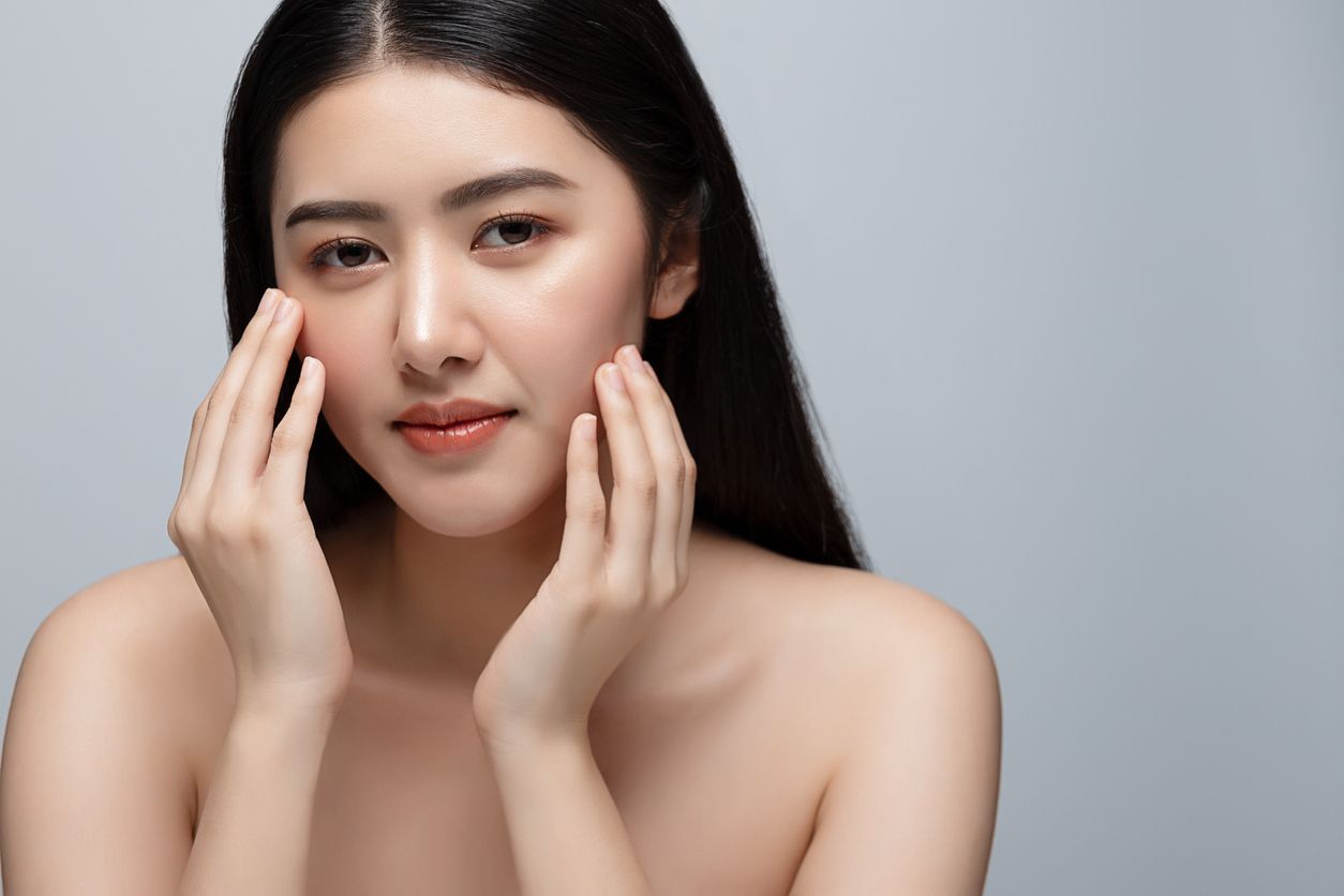 嘴角紋原因全拆解：3大木偶紋類型與成因，推薦6個緊緻消除方法全攻略！
