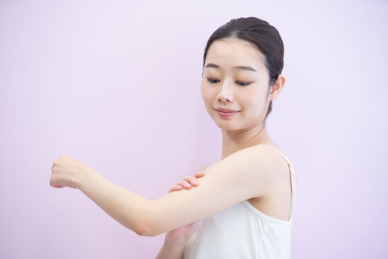 減手臂必線！日韓星實測「兩週激瘦3CM」手臂操，每天10分鐘徹底擊退拜拜肉與蝴蝶袖！