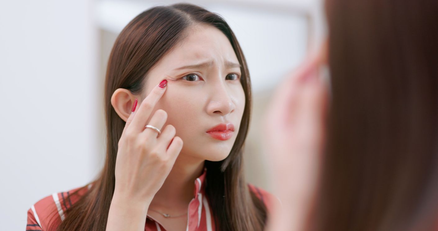 眼下細紋顯老10歲？4個消除眼紋急救技巧+5款抗老眼霜評比推薦！
