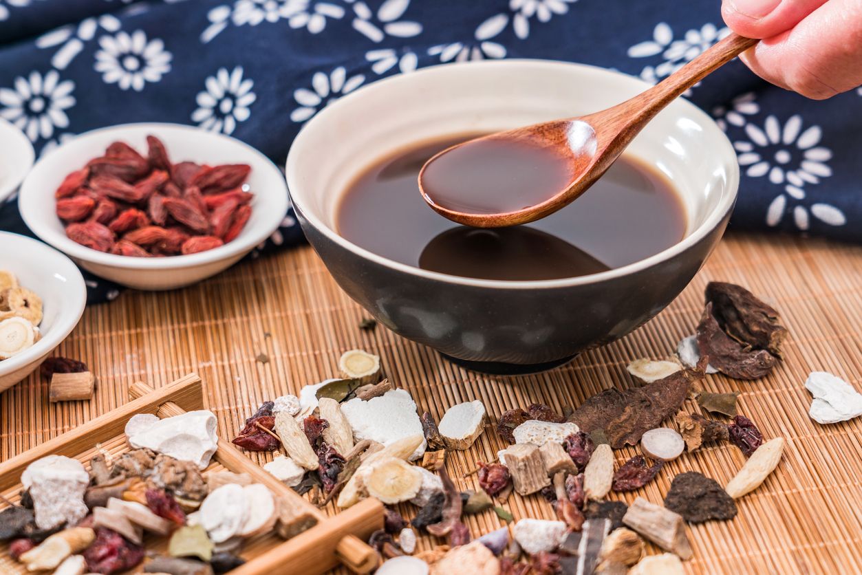 脫髮中醫食療指南：解3大脫髮體質 + 3款生髮湯水推薦！附17種必食生髮食物清單