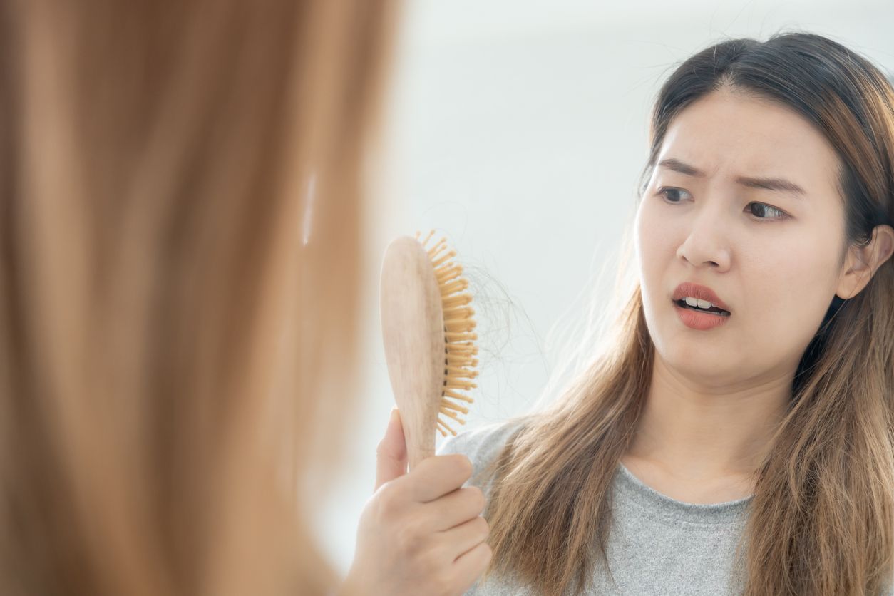 8大脫髮原因大揭秘：拆解男女常犯5個NG習慣！即看4個促進頭髮生長秘技！