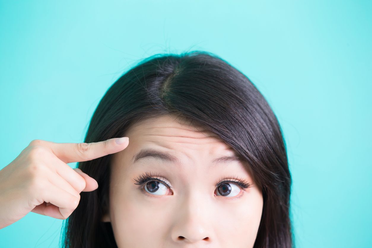 【表情紋消除】比同齡人顯老10歲？美容專家公開5大成因 + 4招零成本去紋法！